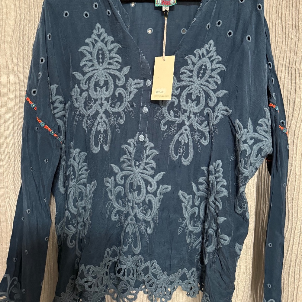 Johnny Was Top, Blue size large